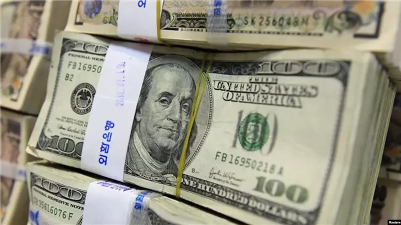 ارتفاع سعر الدولار مقابل الجنيه المصري بقفزة تصل إلى 65 قرشاً بالبنوك